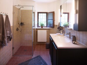 Apartment, 1 Bedroom, Terrace, Hill View (L'Angolo, incl. 60€ Cleaning Fee) | Bathroom | Shower, free toiletries, hair dryer, bidet