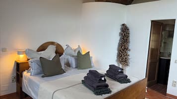 Villa, 3 Bedrooms, Terrace, Hill View (La Stalla, incl. 100€ Cleaning Fee) | Individually furnished, blackout drapes, iron/ironing board