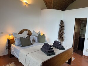 Villa, 3 Bedrooms, Terrace, Hill View (La Stalla, incl. 100€ Cleaning Fee)