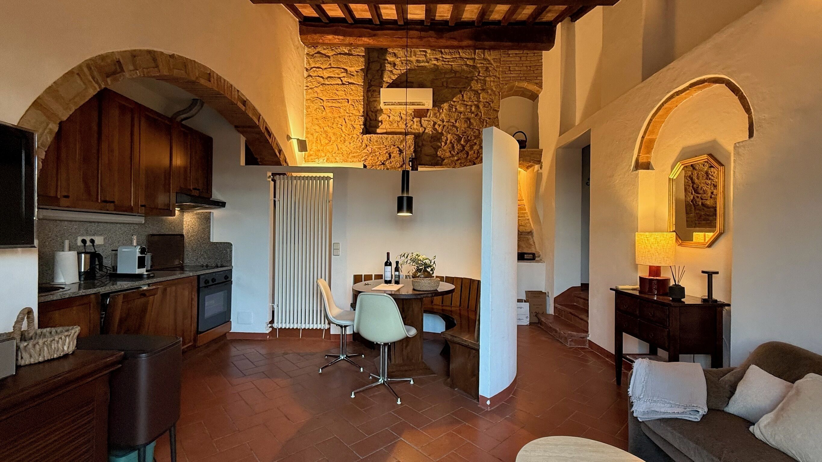 Leilighet, 2 soverom, terrasse, utsikt mot høyde (La Cisterna, incl. 70€ Cleaning Fee) | Oppholdsområde | En 36-tommers Flatskjerm-TV med Parabol-TV samt TV og peis