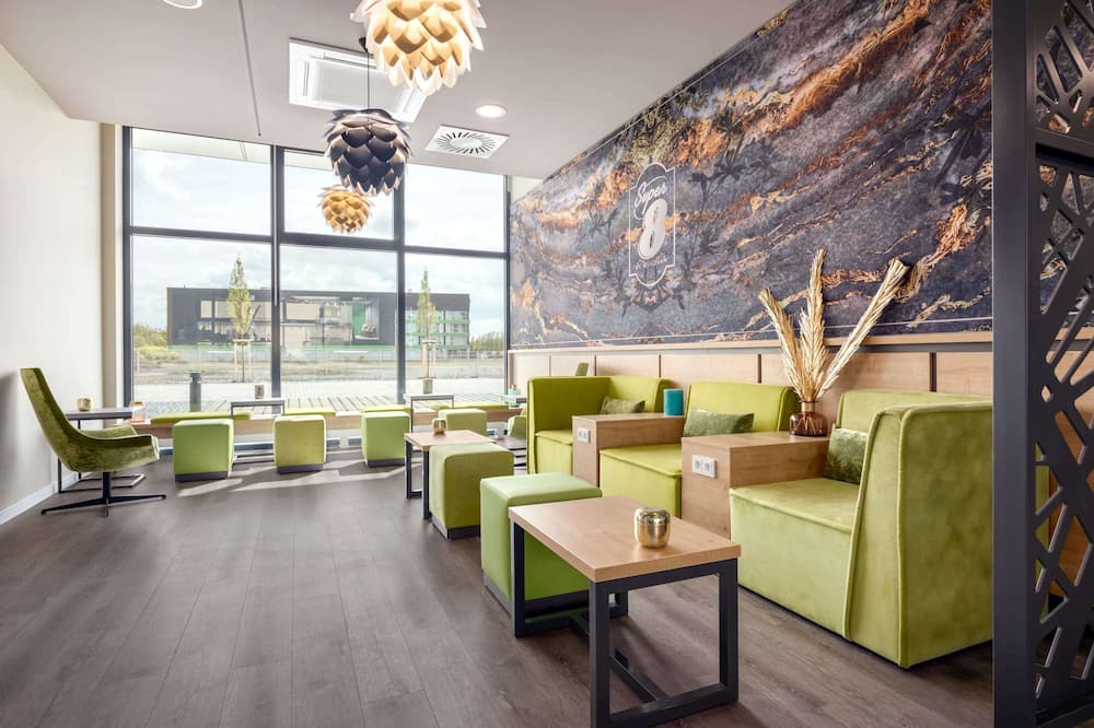 Super 8 by Wyndham Oberhausen am Centro
