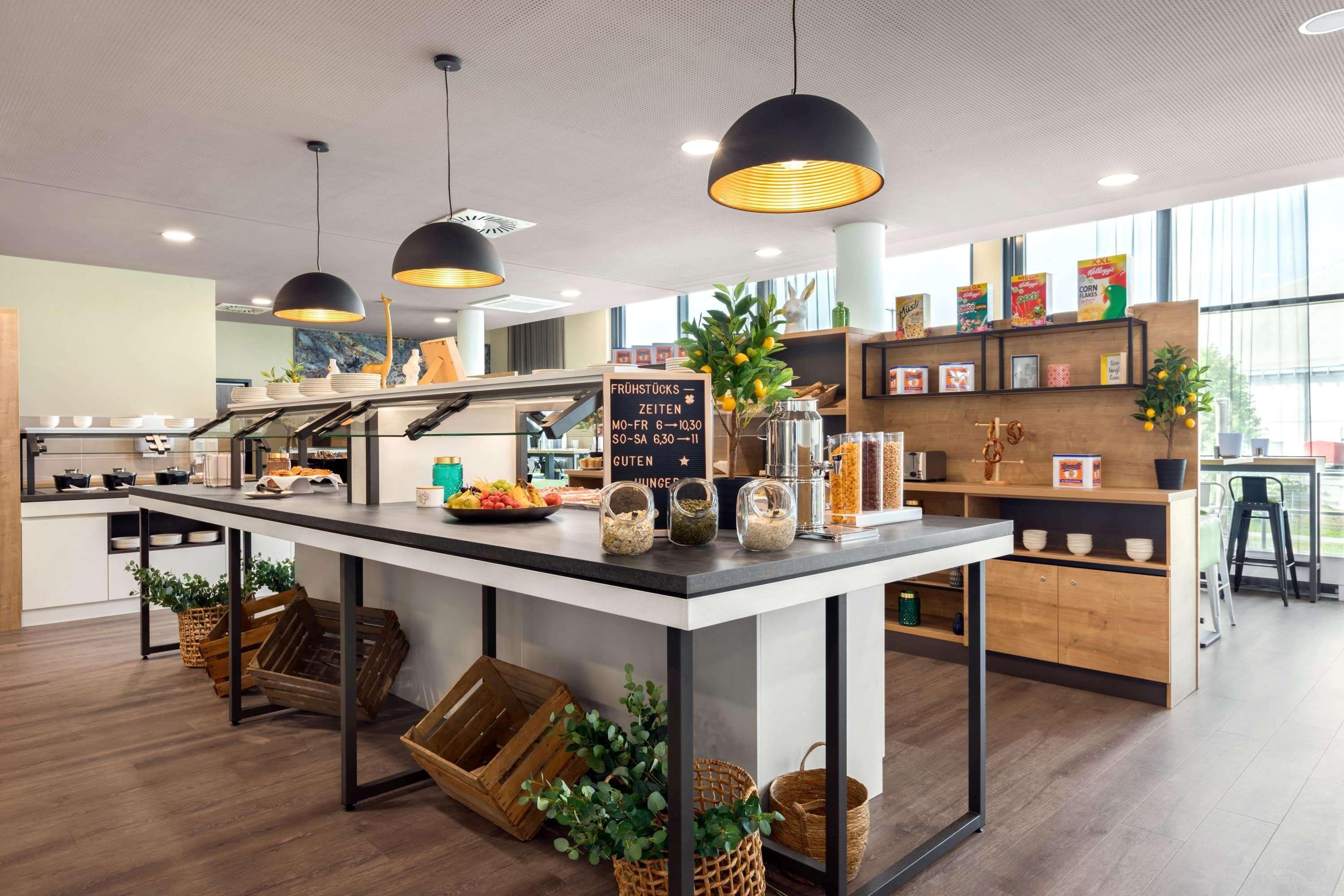 Desayuno buffet (EUR 16 por persona) 