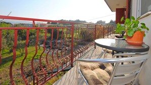 Outdoor dining - Apartment Ivanka, (15992), Kaštel Štafilic, hr (Kaštel Štafilic)