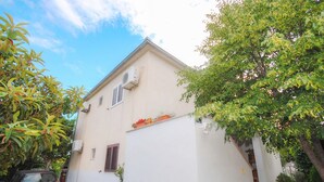 Exterior - Apartment Ivanka, (15992), Kaštel Štafilic, hr (Kaštel Štafilic)