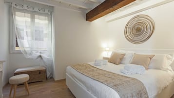 2 Schlafzimmer, Schreibtisch, BĂŒgeleisen/BĂŒgelbrett, kostenloses WLAN