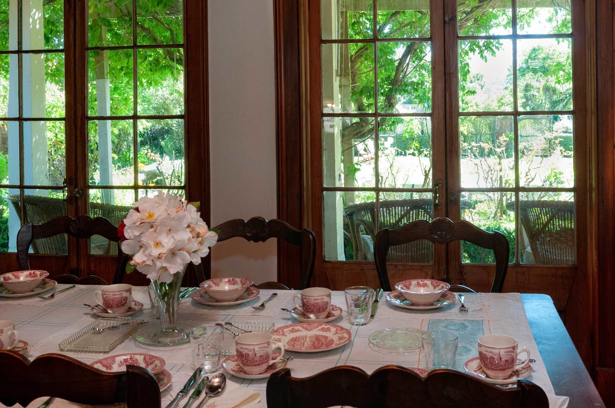 free daily cooked-to-order breakfast