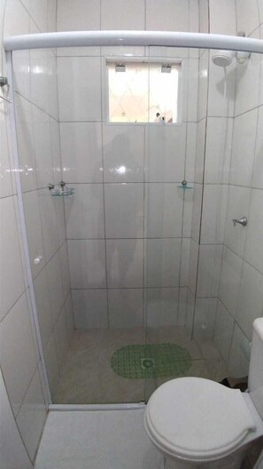 Shower, free toiletries, hair dryer - Residencial Malu (Penha)