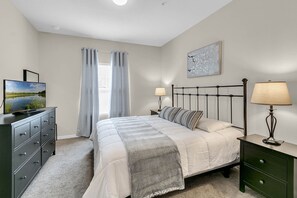 4 bedrooms, iron/ironing board, WiFi, bed sheets