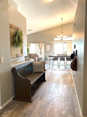 Interior - FABULOUS 3 Bedroom with a private backyard and heated pool!!! (Mesa)