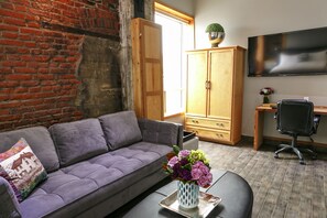 مكواة/لوح كي وواي فاي مجانًا