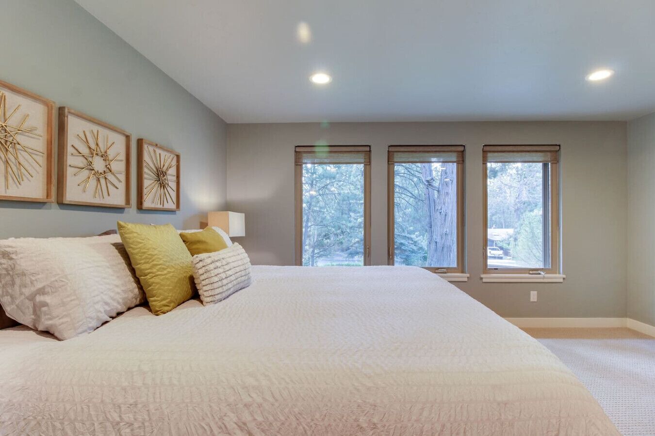 2 slaapkamers, een bureau, een strijkplank/strijkijzer, gratis wifi