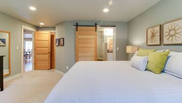 2 bedrooms, desk, iron/ironing board, free WiFi