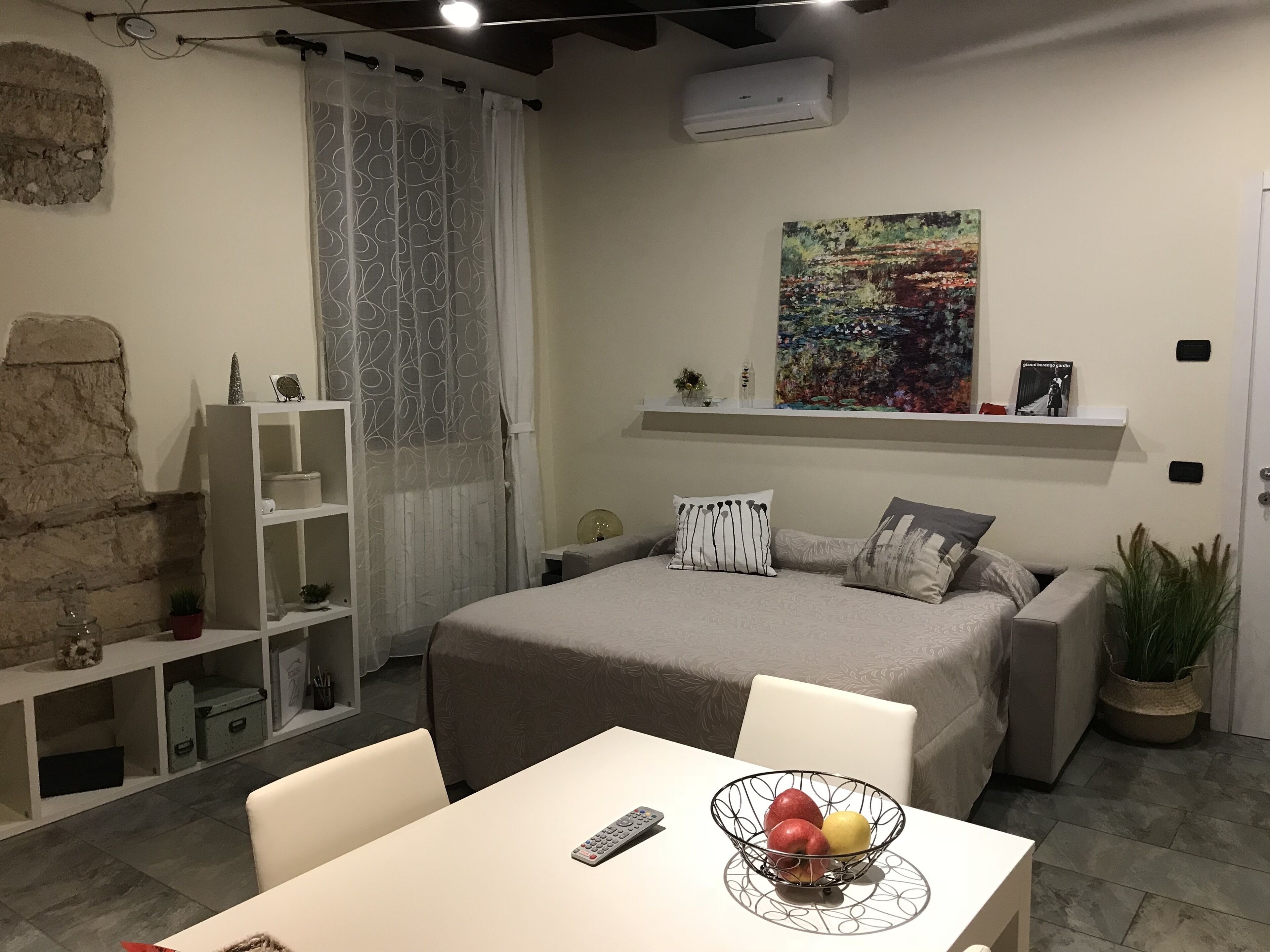 1 chambre, espace de travail pour ordinateur portable