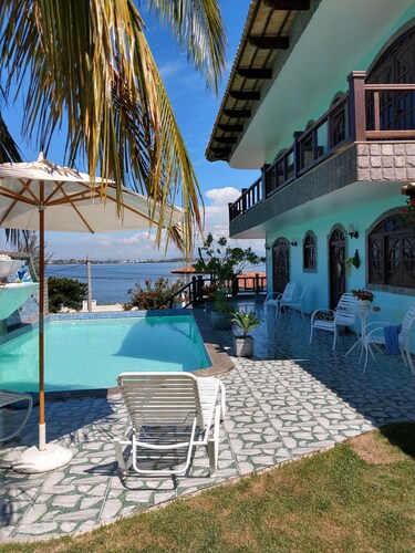 LAGOON FRONT HOUSE