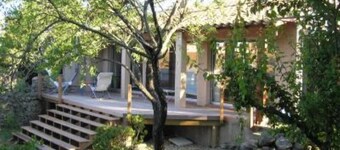 Summit St Clair, hus med trädgård