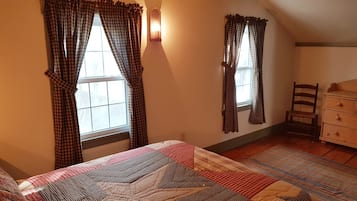 2 bedrooms, desk, iron/ironing board, free WiFi