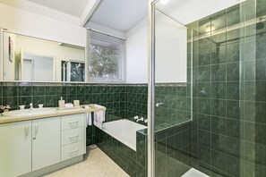 Familienhaus, 3 Schlafzimmer | Dusche im Bad