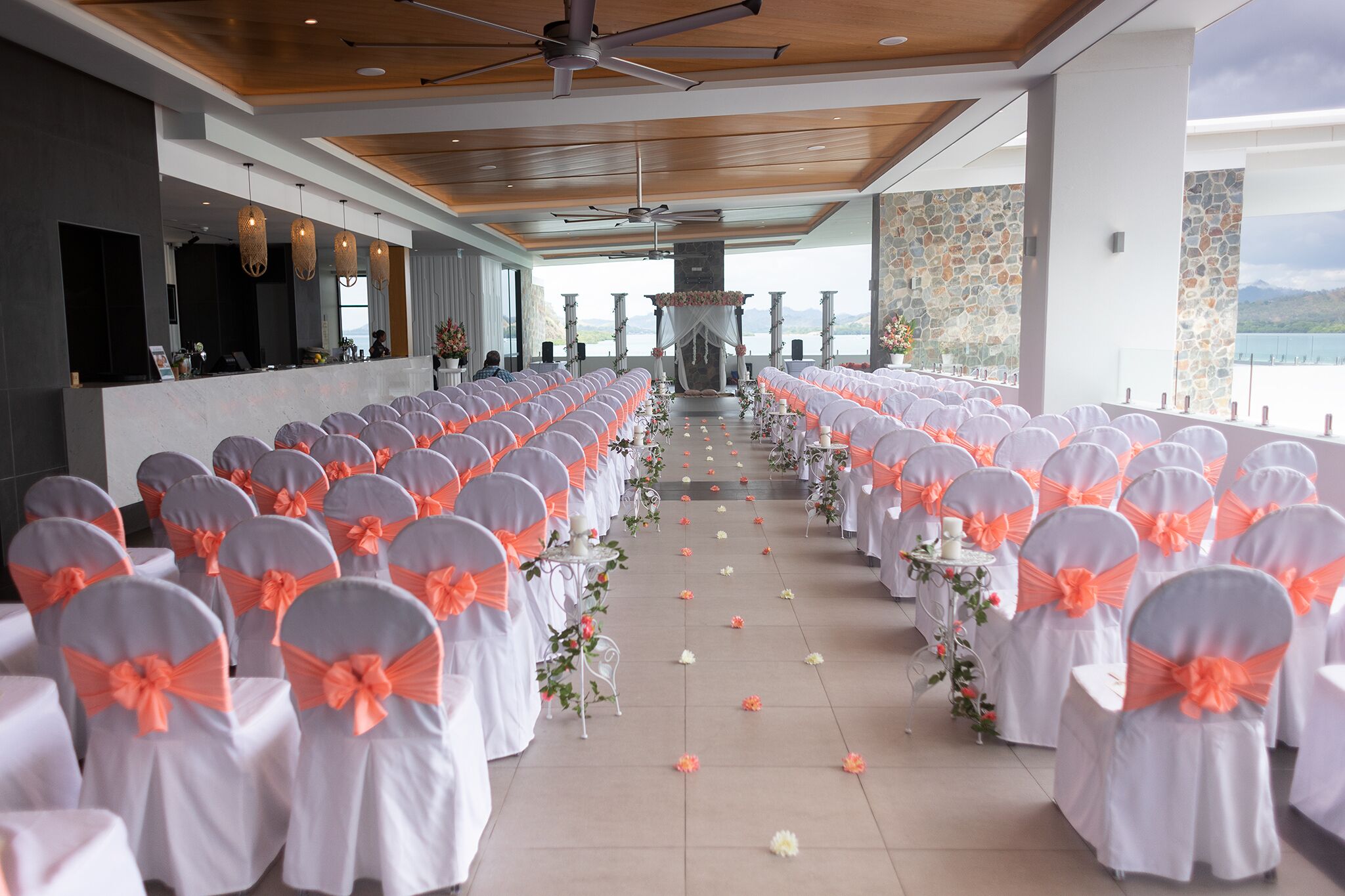 屋内結婚式場