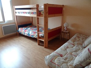 2 bedrooms, iron/ironing board