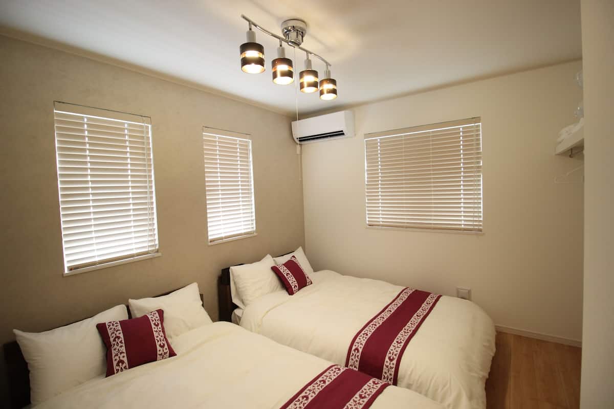 Casa (HV-6) | Escritorio, espacio para trabajar con un portátil, cortinas opacas