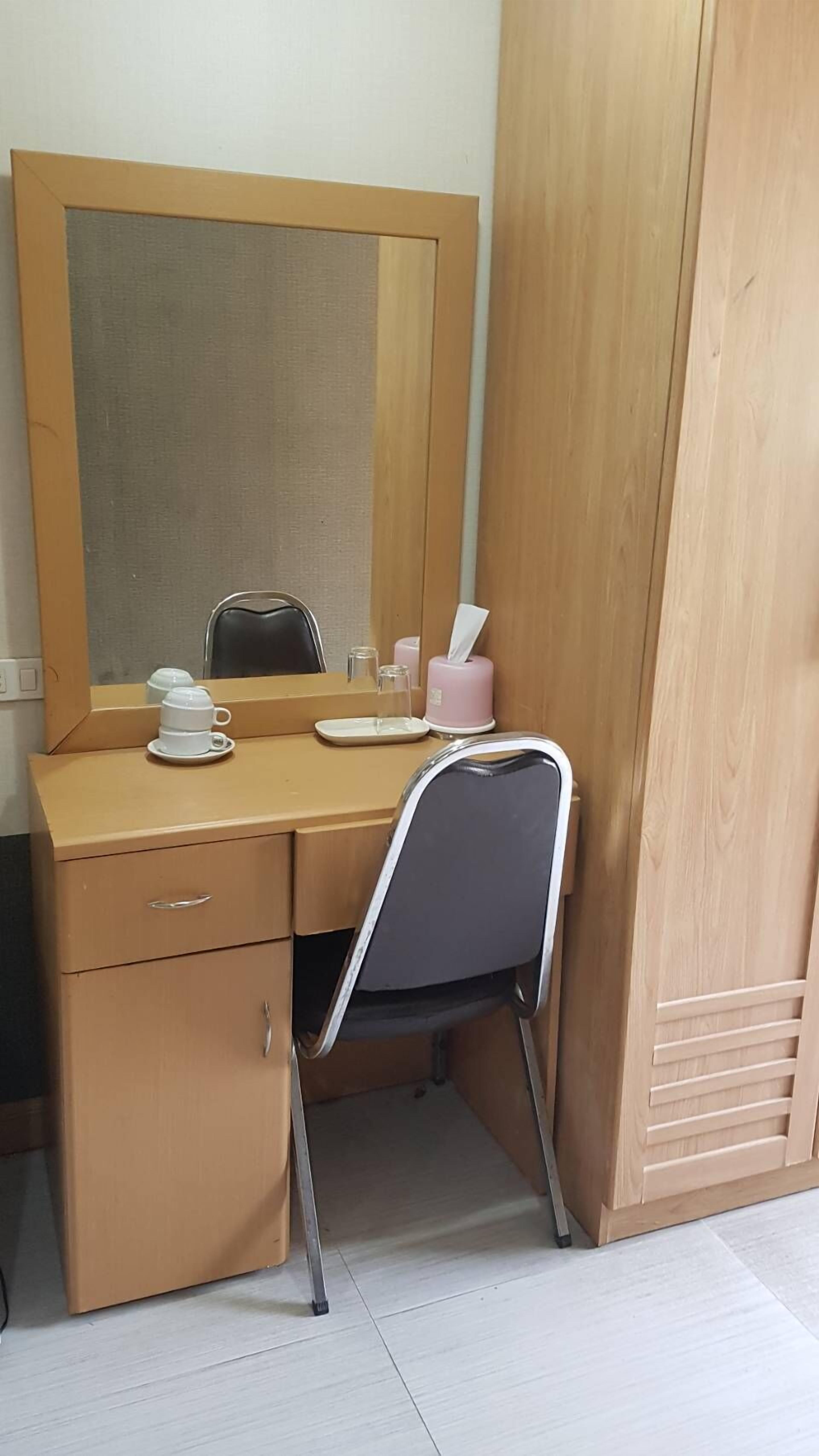 standard double room | room amenity