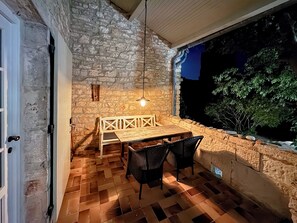 Outdoor dining - Ardèche vacation home in a quiet location (Le Garn)