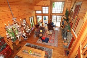 Fernseher, Kamin, DVD-Player, Tischtennisplatte