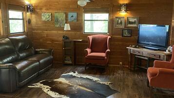 Tv, dvd-spelare och böcker