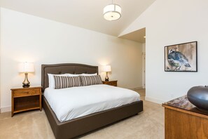 5 chambres, fer et planche à repasser, accès au Wi-Fi (inclus)