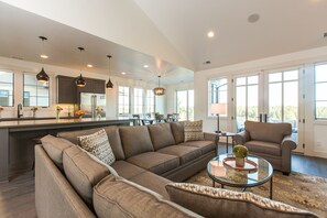 Televisio, takka, videokirjasto, stereot