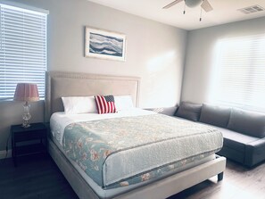 5 室のベッドルーム、デスク、アイロン / アイロン台、WiFi (無料)