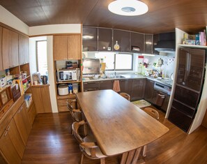 Japanese Western Style Room | In-room dining - Minsyuku Meekiya (Nakijin)