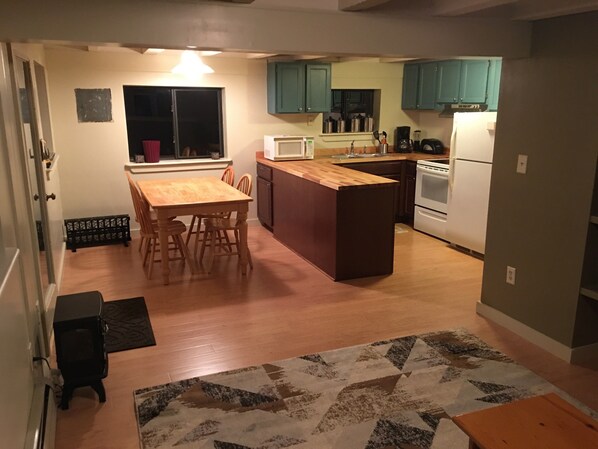 Microwave, oven, stovetop, coffee/tea maker