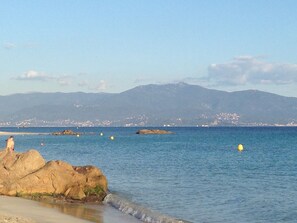 Beach - A favorite: Apartment for 4 people, near Afa Ajaccio, 8 minutes from the beach, with private parking (Ajaccio)