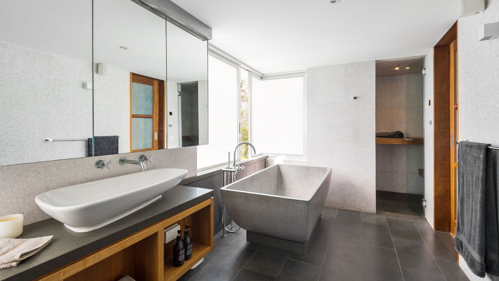 SURFBREAK by Palm Beach Holiday Rentals — image 15