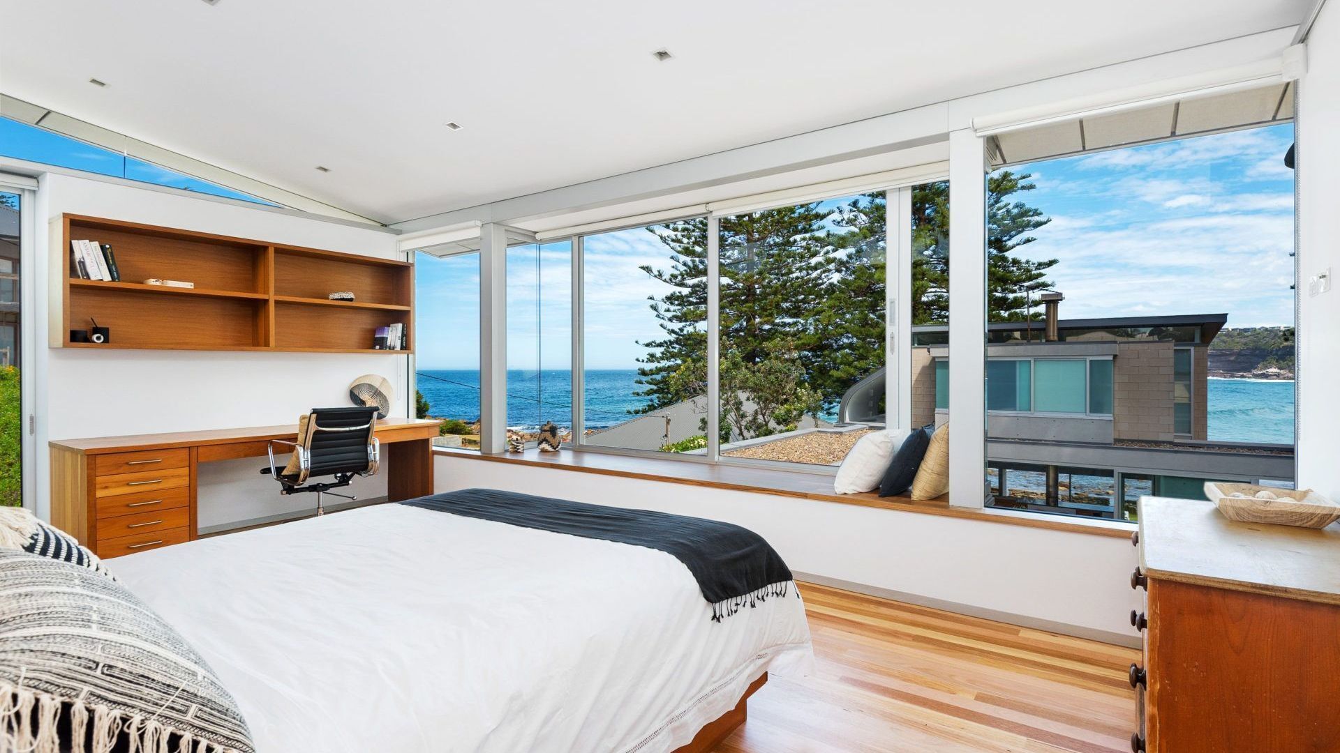 SURFBREAK by Palm Beach Holiday Rentals — image 19