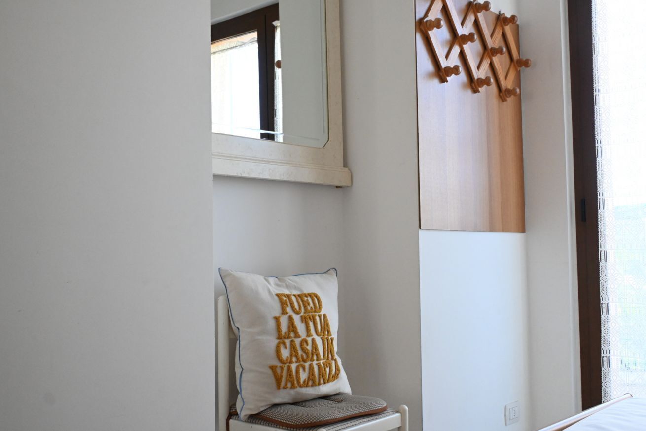 2 bedrooms, bed sheets