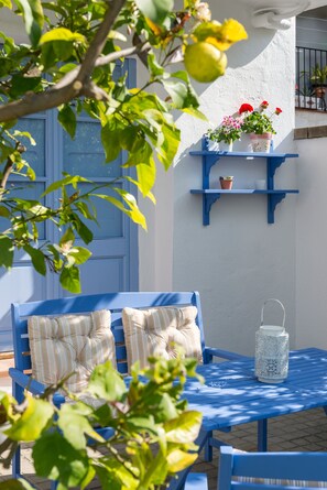 Outdoor dining - Terraced house at the beach. Barcelona. Free Wifi (Canet de Mar)