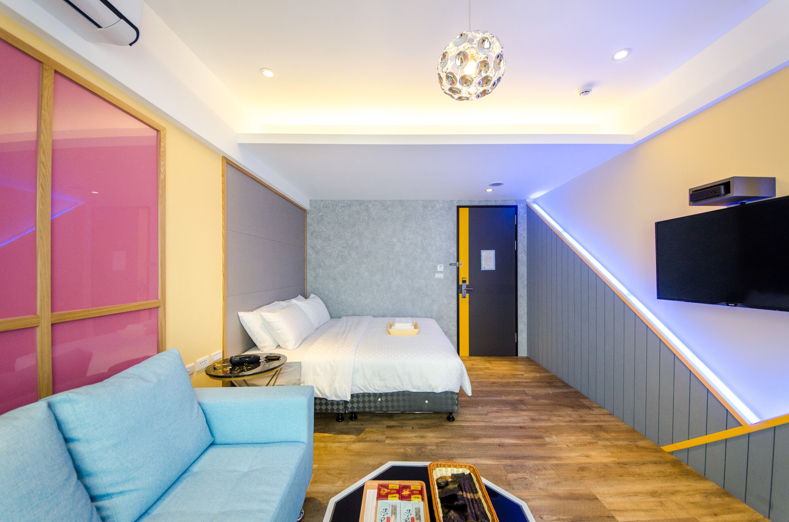 Habitación Deluxe doble, balcón, vistas a la ciudad | Escritorio, cortinas opacas, sistema de insonorización y wifi gratis