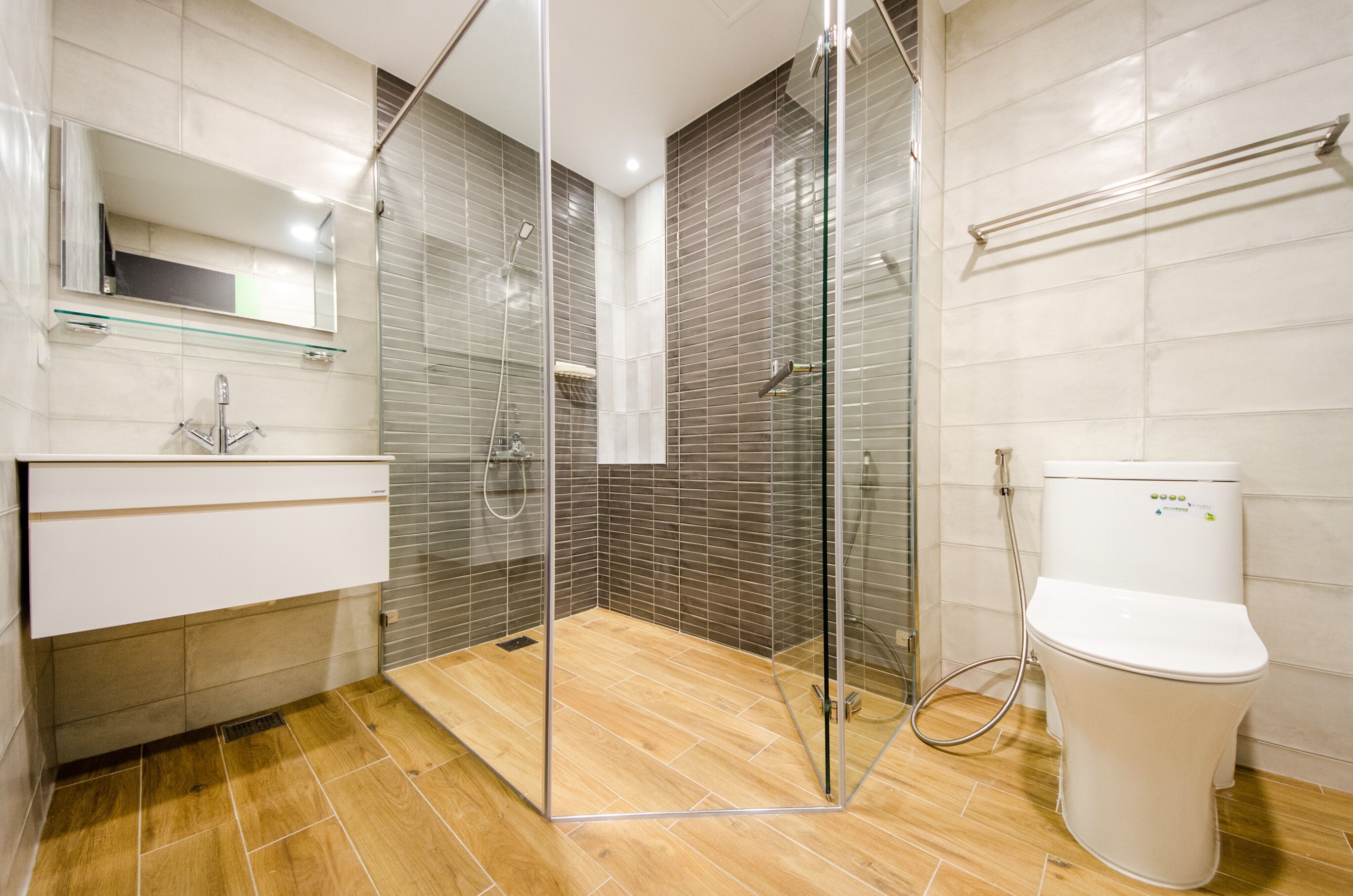 Elite Double Room, No Windows | Bathroom | Separate bathtub and shower, hair dryer, slippers, towels