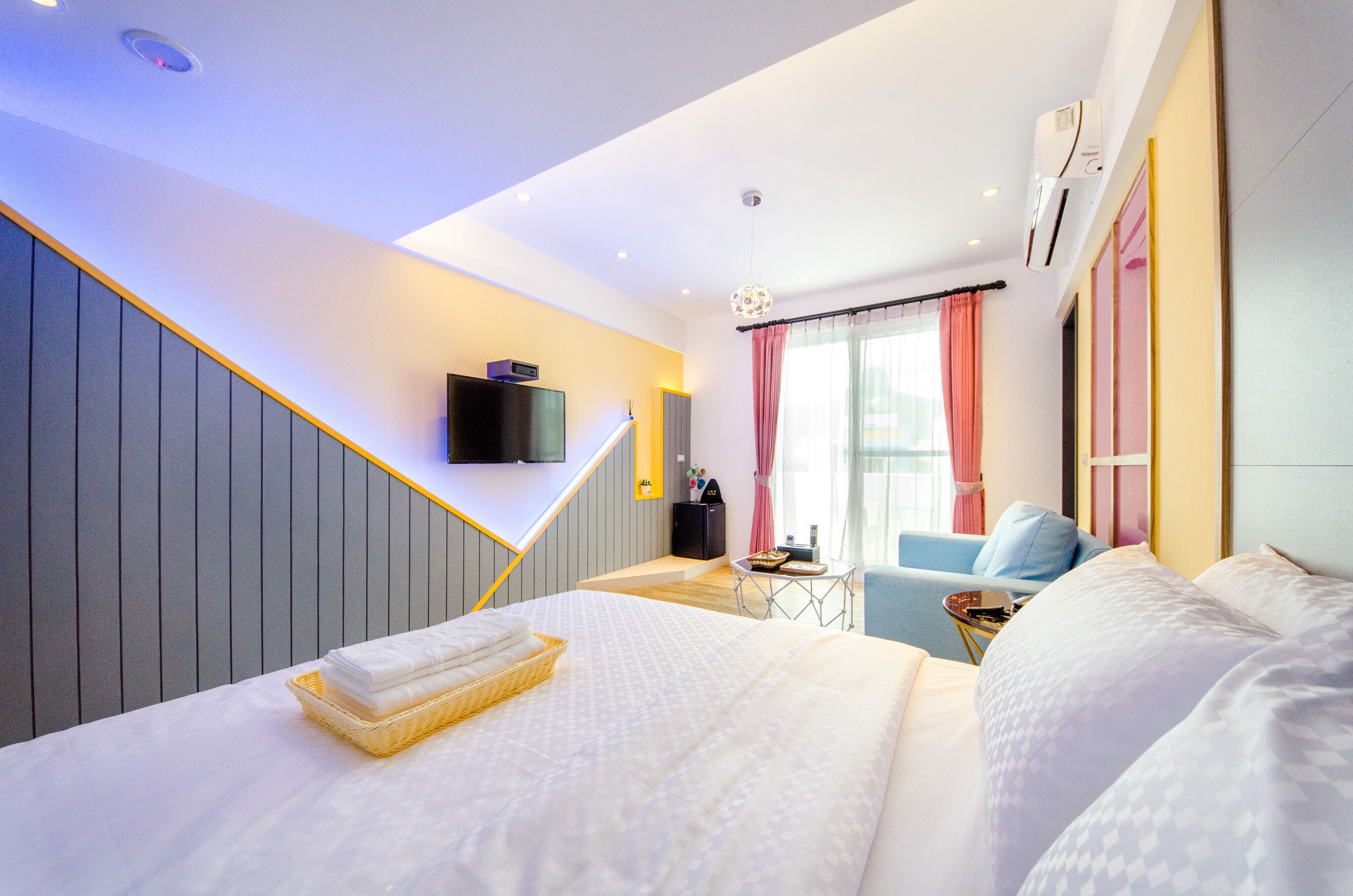 Phòng đôi Deluxe, ban công, quang cảnh thành phố | Bàn, màn/rèm cản sáng, phòng cách âm 