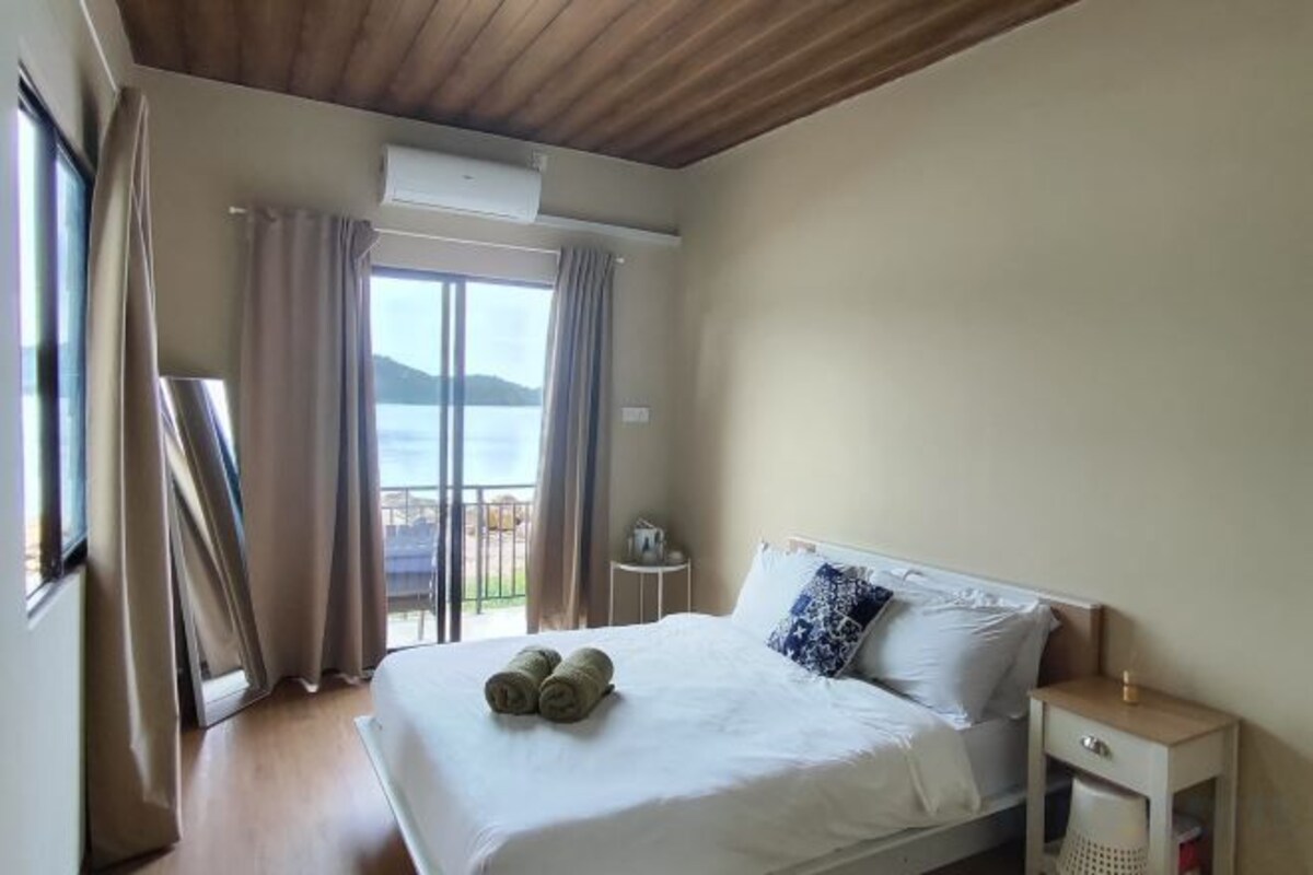 Sea View Cabin
