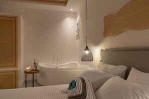 Luxury Suite, City View | Premium bedding, pillowtop beds, in-room safe, individually decorated - Central suites (Mykonos)