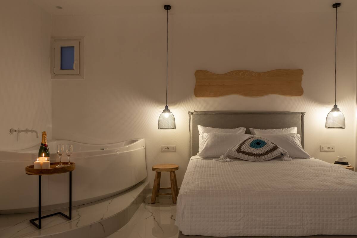 Suite de lujo, vista a la ciudad | Ropa de cama de alta calidad y camas con pillow-top