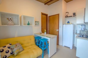 Apartamento superior (Flat Superior) | Cortinas blackout, ferros/tábuas de passar roupa, Wi-Fi de cortesia