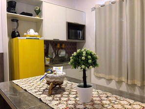 Cortinas blackout, tabla de planchar con plancha y wifi gratis