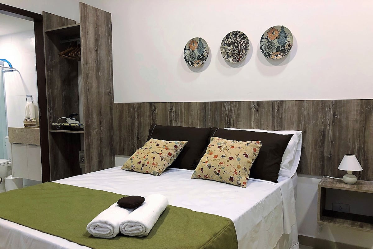 Loft | Blackout drapes, iron/ironing board, WiFi (free), bed sheets
