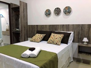 Cortinas blackout, tabla de planchar con plancha y wifi gratis