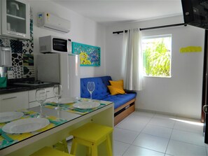 Cortinas blackout, tabla de planchar con plancha y wifi gratis