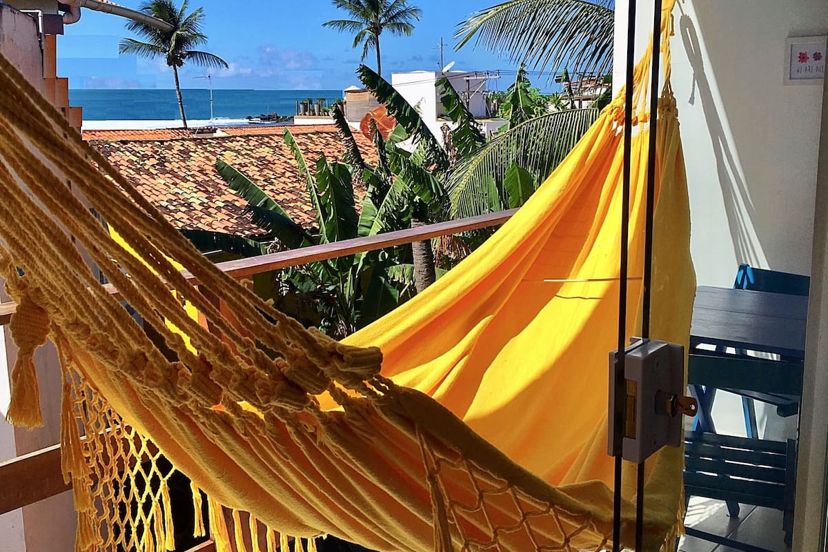 Classic Apartment (Flat Especial) | Blackout drapes, iron/ironing board, WiFi (free), bed sheets